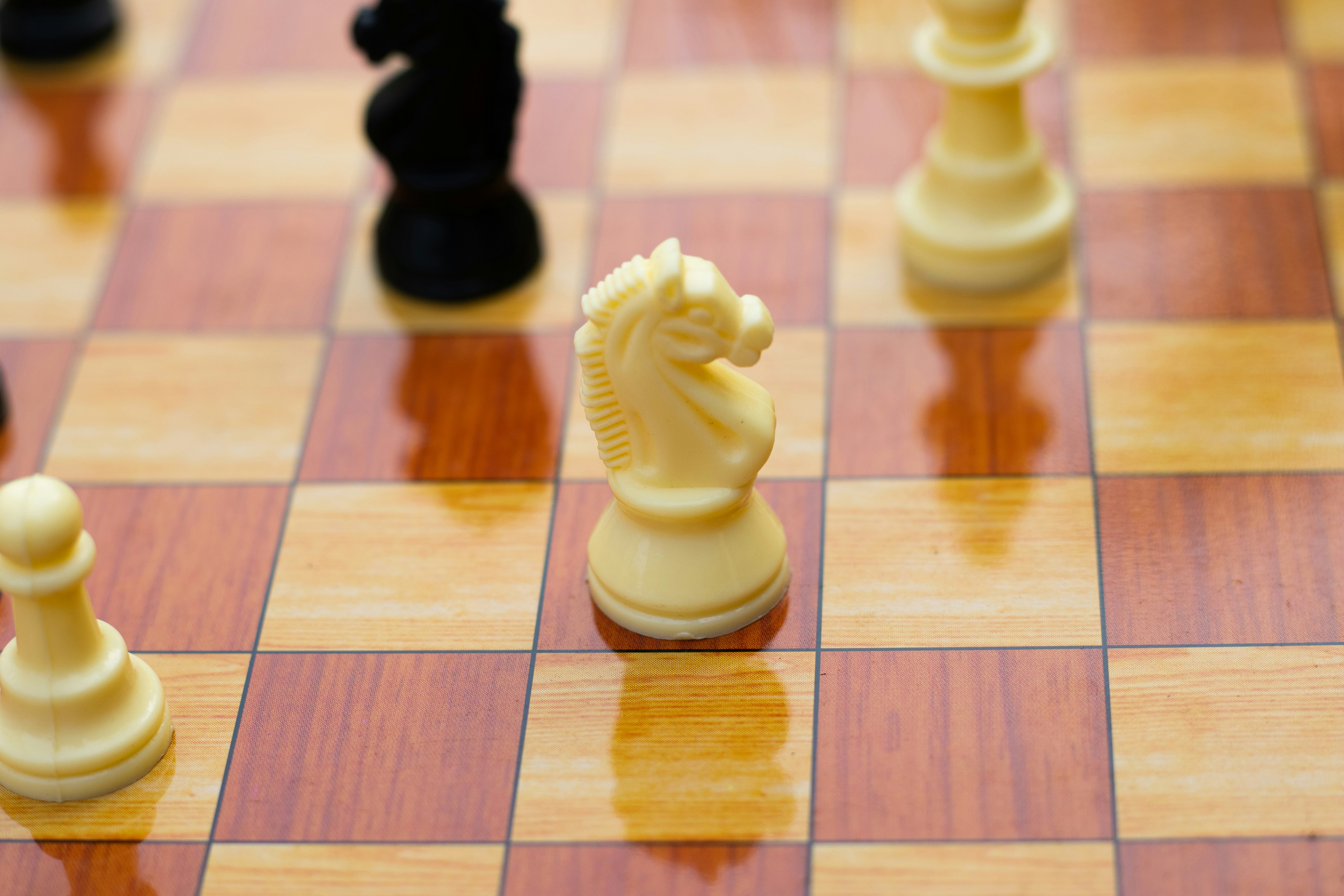 chess-playing-hand