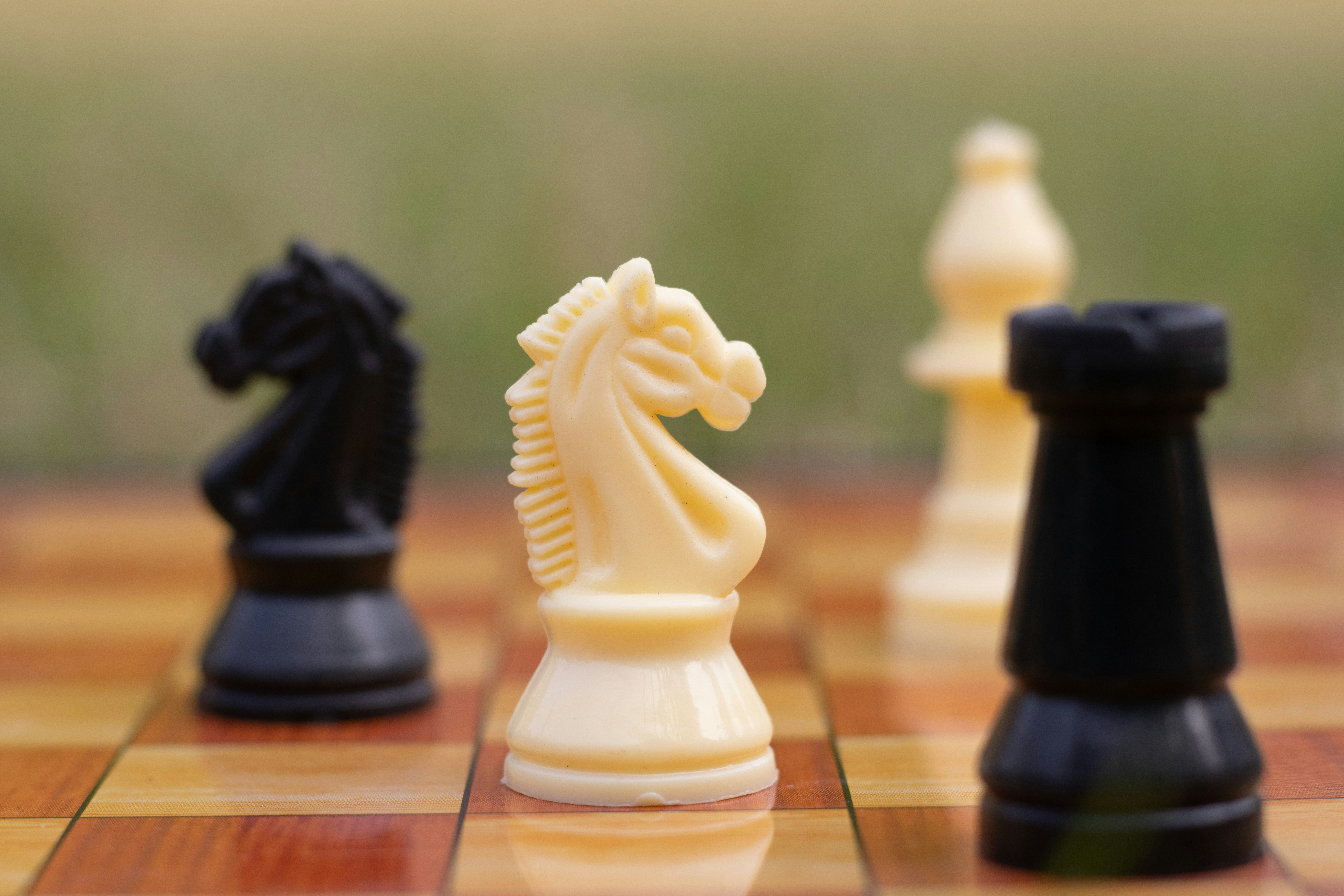 chess-playing-hand